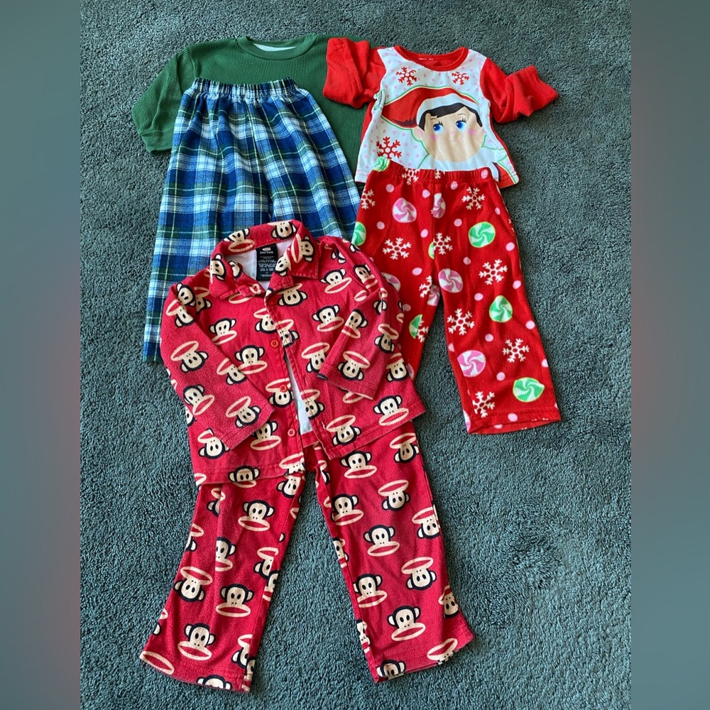 🎈Pajama (2T) Bundle - 3 Pairs of PJs🎈